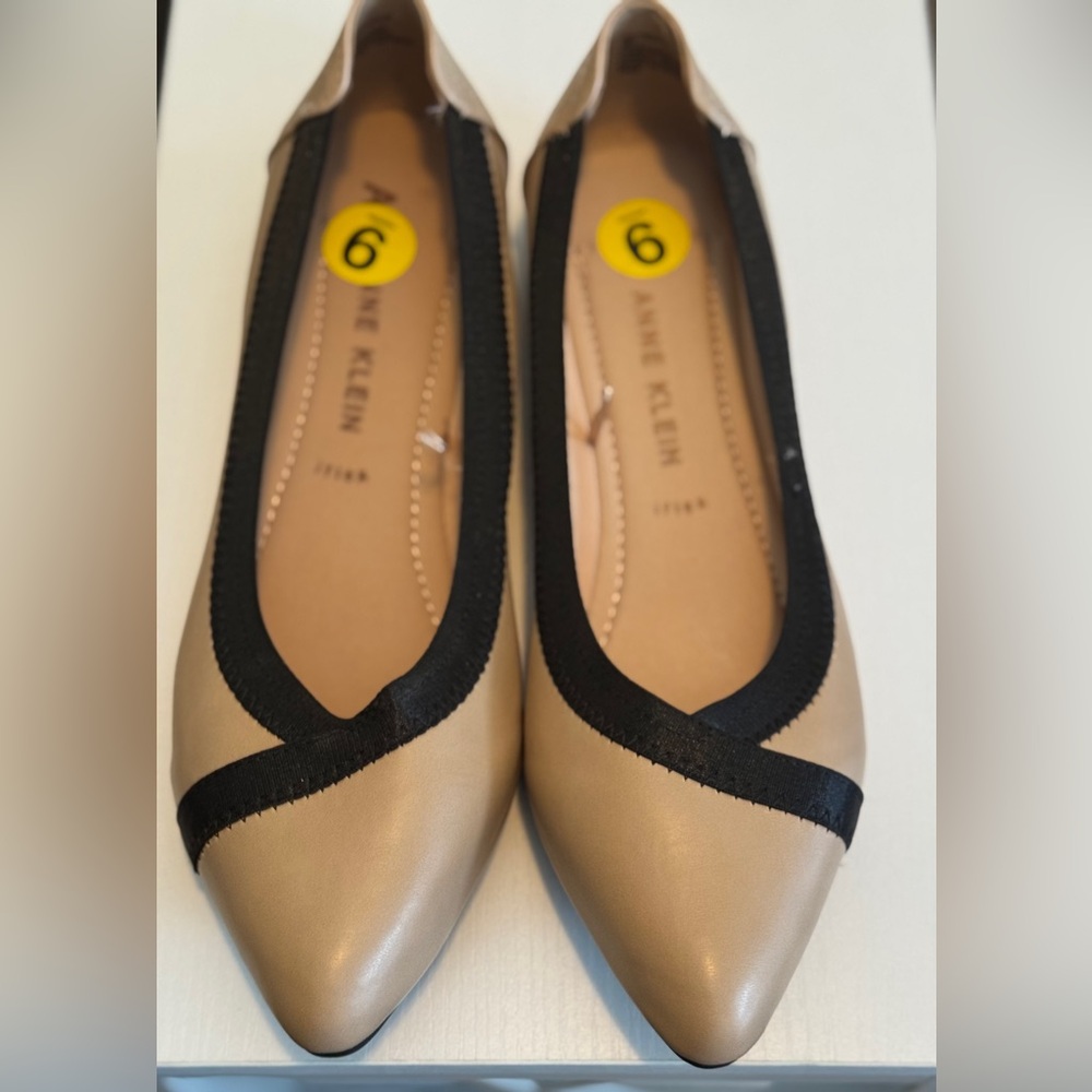 Anne Klein Tan and Black Flats Elegant Loafers